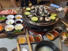 -围炉肉舍•炭烤活鳗•丹东海鲜烤肉(步行街店)