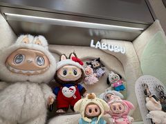 -泡泡玛特POPMART(黄岛新城吾悦店)