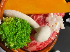 -山川小町·极番烧肉(新地假日广场店)