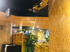 -新华里咖啡书吧(新华书店小寨店)