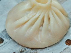 -莱莱小笼·乔艾