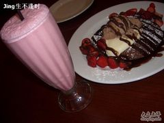 草莓奶昔-Pancakes on the rocks(Darling Harbour)