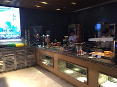 自助取餐区-东莞旗峰山酒店及行政公寓·莱斯西餐厅
