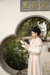 -一揽芳华汉服旗袍体验馆(拙政园店)