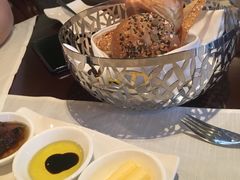 餐前面包-杭州国际会议中心洲际酒店-菋道海鲜餐厅