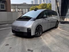 -理想汽车(世纪汇店)