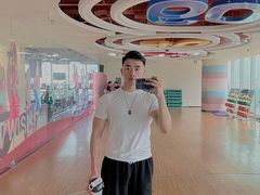 -奇迹健身金茂汇店
