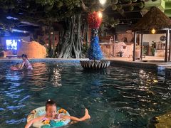 -泉城欧乐堡戏水湾艺术养生温泉