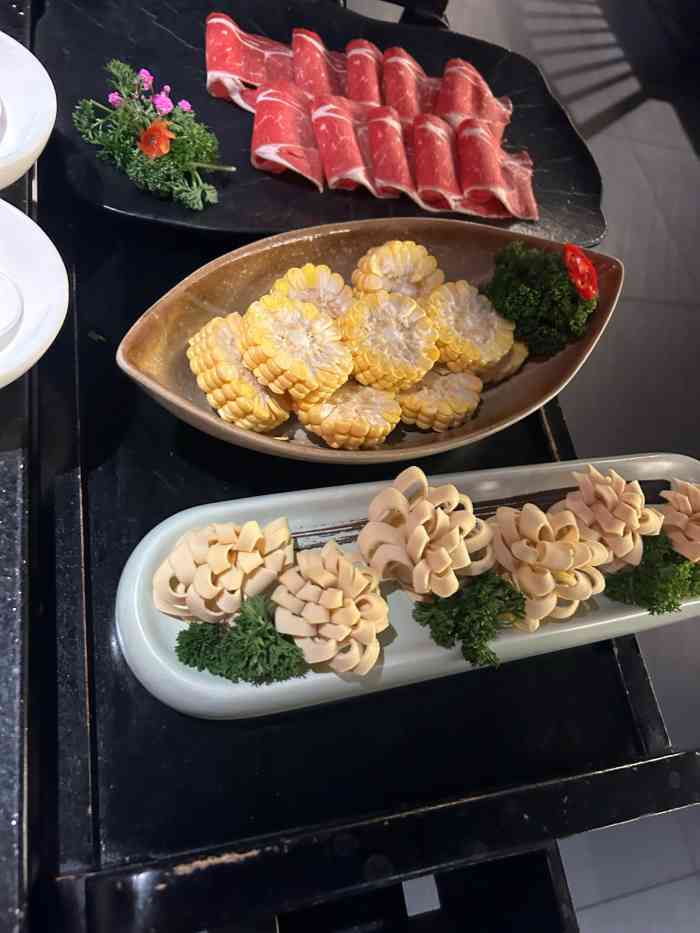 捞王锅物料理(中原城市广场店)-"凤凰山的服务很好的,我们打包了菜品