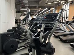 -岩顶健身(玄武店)