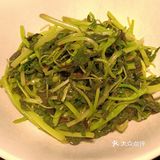 青椒炒小河虾:河虾饱满,和青椒、蒜末同炒,香气应该很足