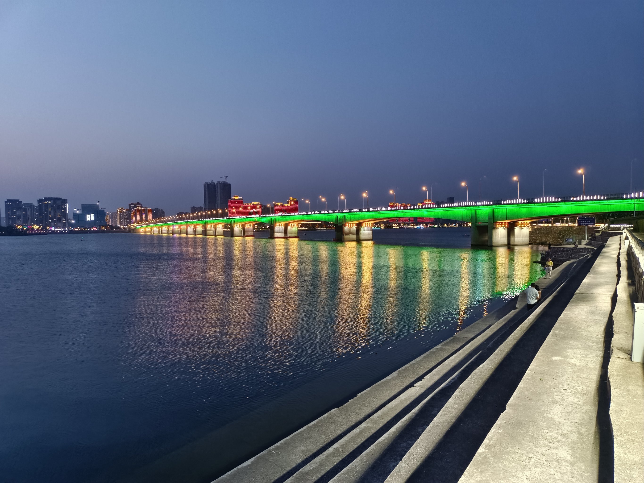 城市向导官 襄阳鱼梁洲·三桥夜景