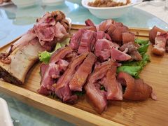 脆皮德国咸猪手-江南村酒家