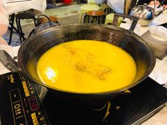 -鲜入围煮花胶鸡海鲜火锅