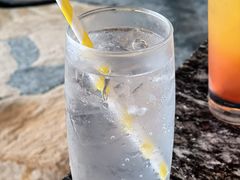 威士忌苏打-三亚湾皇冠假日度假酒店·临风大堂酒廊