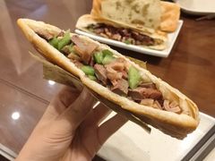 -葫芦岛耿记驴肉火烧