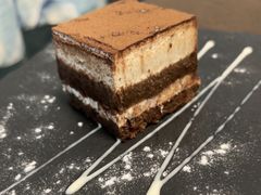 -悦享绿山墙西餐厅