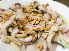 果仁炒生鱼片-禄源公·老莞诚饭店