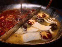 -湊湊火锅·茶憩(杭州湖滨银泰in77店)