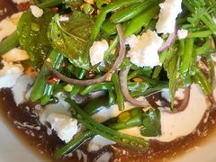 -ROAST coffee & eatery