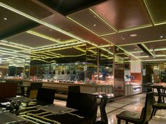 -大中华希尔顿酒店-念自助餐·嗨啤·小龙虾