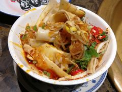 -沪小二炭火蛙锅(淮海中路美食不夜城店)