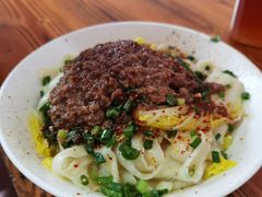 油泼肉酱面-小二面店