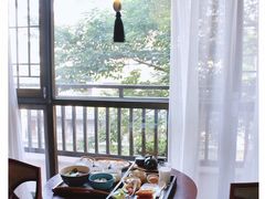 靠窗位-南京夜泊秦淮君亭酒店·金陵书画院
