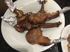 烤法式羊排-猪啊牛呀羊啊铜盘烤肉(正大广场店)
