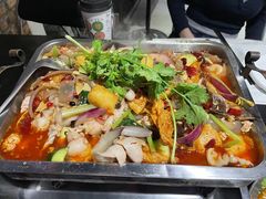 -后街佬·炭火鲜鱼杂(南城店)