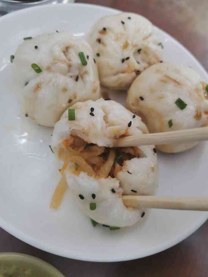 吴记生煎-"这是我吃过最好吃的生煎包,尤其是豆腐和粉.