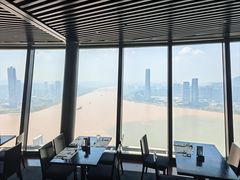 -澳门旅游塔360°旋转餐厅