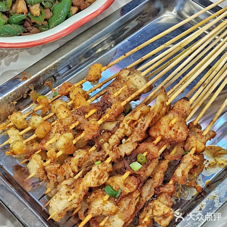  四方坪宝藏宵夜大排档🍢烤鱼烤串嘎嘎香