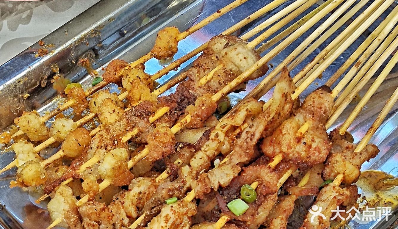  四方坪宝藏宵夜大排档🍢烤鱼烤串嘎嘎香