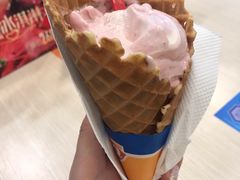树莓草莓燕麦蛋筒-DQ(建邺万达店)