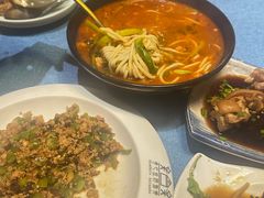 -香巴拉云南餐厅(华莱坞店)