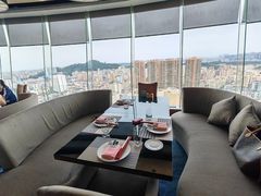-宝利来国际大酒店-凤凰阁旋转餐厅