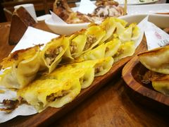 -宣海荣锅贴大王·陕味小吃集(钟楼店)