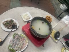 -墨脱石锅椰子鸡•香草鸭•东山羊(大东海店)