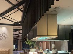 -瑰丽酒店·海吧·天际下午茶·现场DJ·天台酒吧