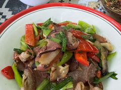 蒜苗炒腊肉-青岩城南旧事·小时候的味道(青岩古镇黑金店)