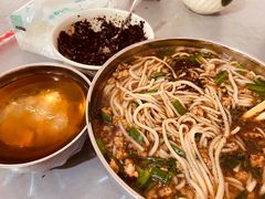 -正宗杨记普洱酸醋米线(总店)