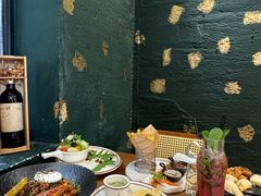 -Mark&Mars Restaurant