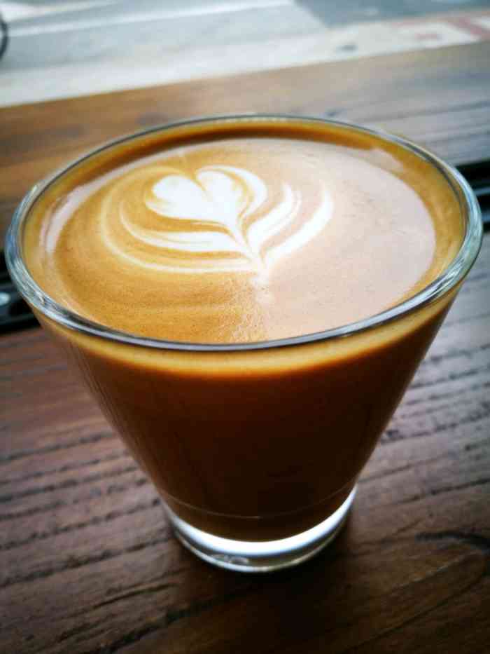 trio coffee-"夏天了就超级喜欢坐在街边了,trio感觉.