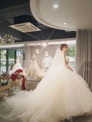 -艾米丽婚纱礼服