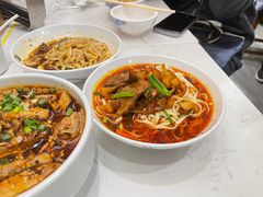 -李与白包子铺(桐梓林店)