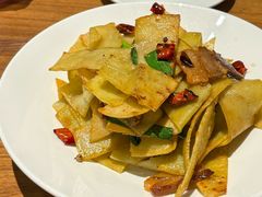 腊肉炒豆丝-汉小城·老铫子藕汤·乡野湖北菜(江汉路吉庆街店)