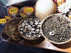 -鱼窝棚柴火铁锅炖(富山屯店)