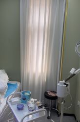 -苗医生科技祛痘连锁