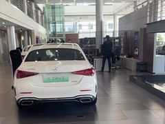 -天津波士信达奔驰4S店(卫津南路店)